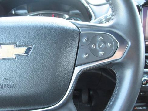 Used 2022 Chevrolet Traverse LT FWD image 24