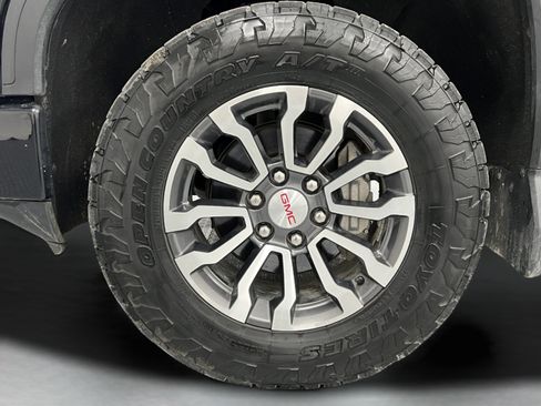 Used 2019 GMC Sierra 1500 AT4 w/ Off Road Performance Package AWD/4WD image 10