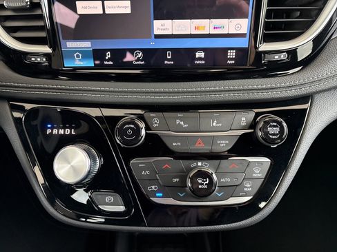 New 2026 Chrysler Pacifica Select FWD image 27