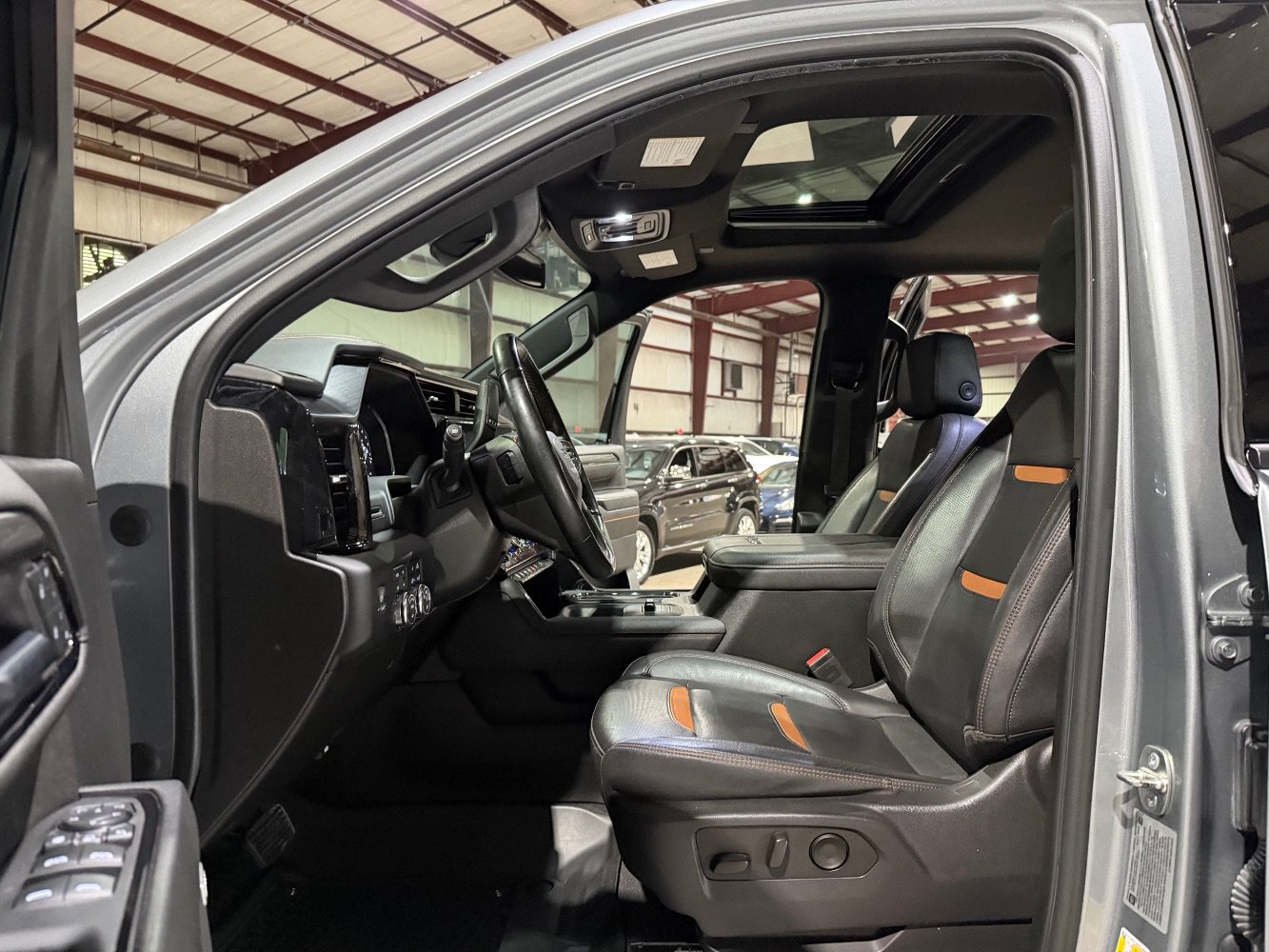 Used 2024 GMC Sierra 2500 AT4 w/ AT4 Preferred Package AWD/4WD image 13