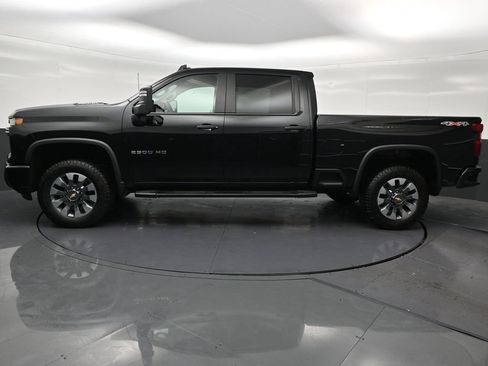 Used 2025 Chevrolet Silverado 2500 Custom w/ Custom Value Package AWD/4WD image 2