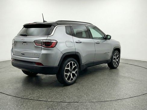 Used 2025 Jeep Compass Limited AWD/4WD image 9