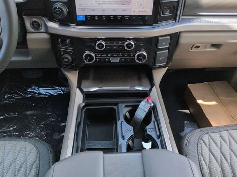 New 2026 Ford F250 Platinum w/ Platinum Plus Package AWD/4WD image 19