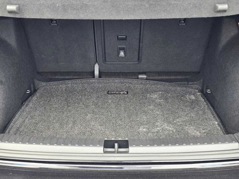 Used 2022 Volkswagen Taos SE FWD image 14