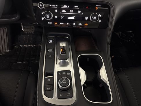 Used 2025 INFINITI QX60 Luxe FWD image 17
