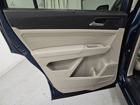 Used 2023 Volkswagen Atlas SEL Premium AWD/4WD image 28
