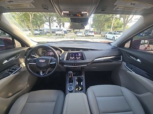 Used 2020 Cadillac XT4 Luxury FWD image 30