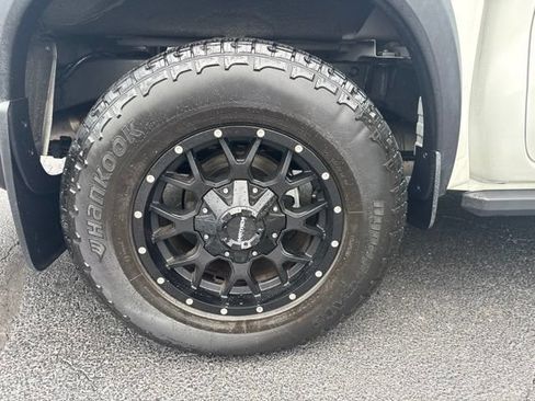 Used 2024 Nissan Frontier SV w/ Hardbody Edition AWD/4WD image 9