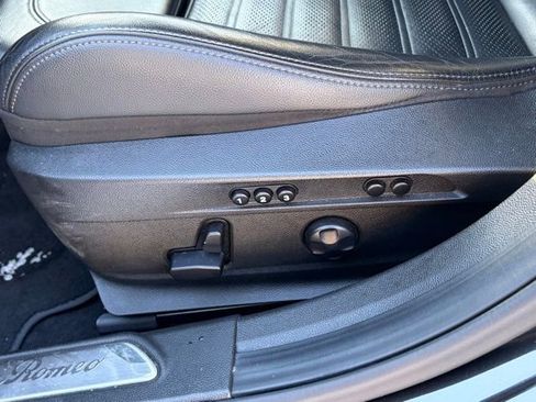 Used 2022 Alfa Romeo Giulia Veloce image 22