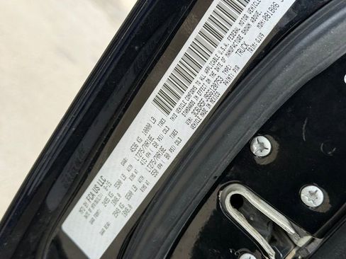 Used 2016 RAM 2500 Laramie AWD/4WD image 11