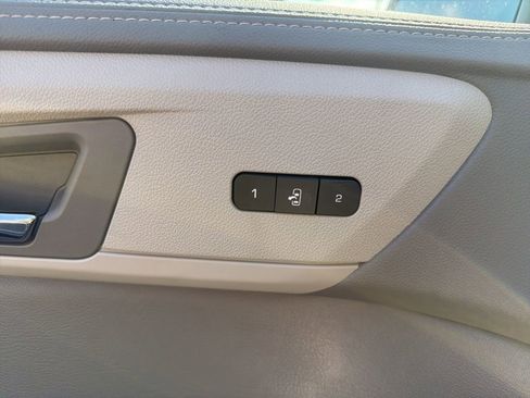 Used 2016 Chevrolet Traverse LT image 27