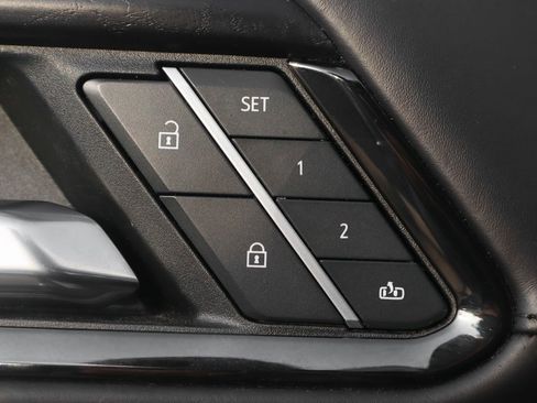 Used 2022 GMC Sierra 1500 AT4X image 17