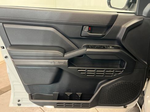 Used 2025 Toyota 4Runner TRD Off-Road image 15