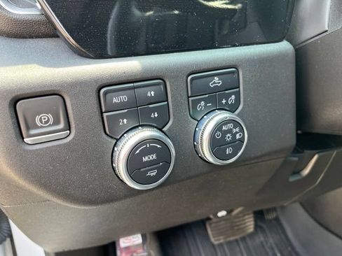 Used 2023 GMC Sierra 1500 Elevation w/ Preferred Package AWD/4WD image 12