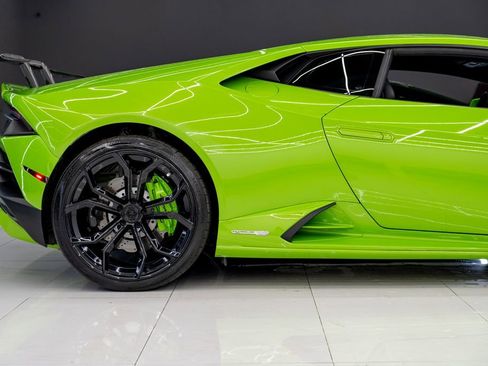 Used 2021 Lamborghini Huracan EVO RWD image 7
