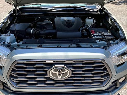 Used 2022 Toyota Tacoma TRD Off-Road w/ Technology Package AWD/4WD image 28