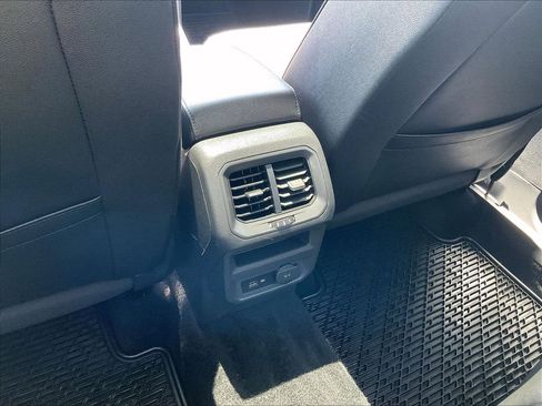 Used 2020 Volkswagen Tiguan SEL AWD/4WD image 28