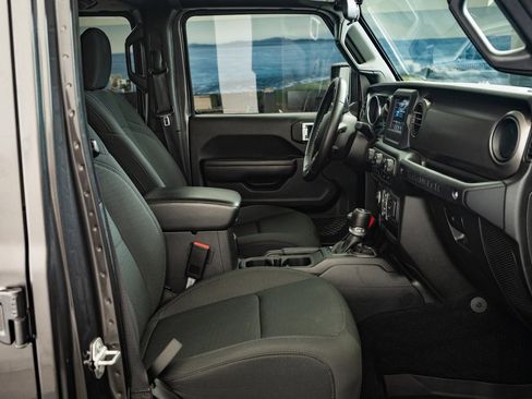 Used 2021 Jeep Wrangler Unlimited Sport image 22