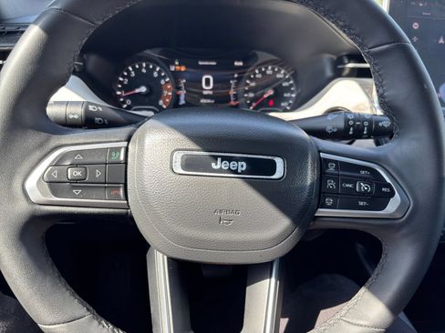 Used 2025 Jeep Compass Limited AWD/4WD image 28