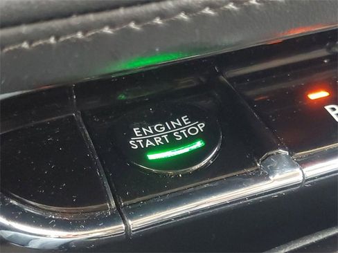 Certified 2022 Lincoln Nautilus AWD w/ Premium Package image 22