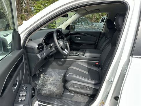 New 2025 Honda Pilot EX-L image 2