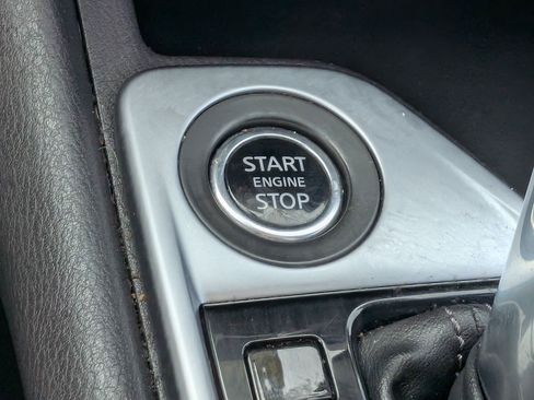 Used 2024 Nissan Sentra SV FWD image 19