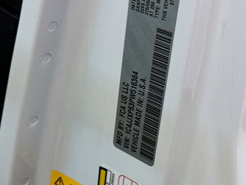 Used 2023 Jeep Wrangler Sahara w/ Cold Weather Group image 12