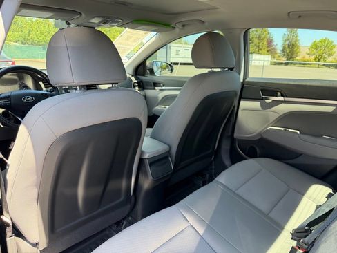 Used 2020 Hyundai Elantra Value Edition FWD image 31