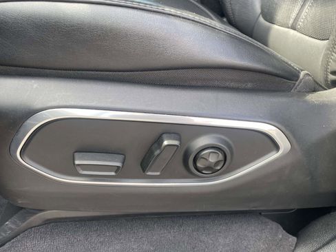 Used 2024 Jeep Wagoneer Series II w/ Flexible Seating Group image 12