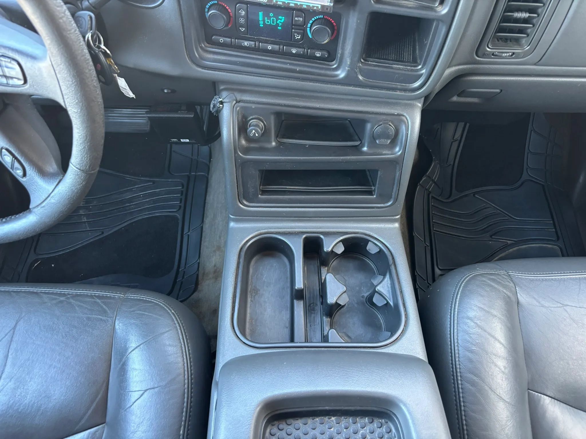 Used 2004 Chevrolet Silverado 2500 LT w/ Skid Plate Package AWD/4WD image 19