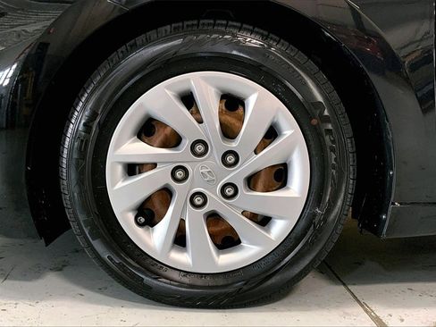 Used 2019 Hyundai Elantra SE image 8