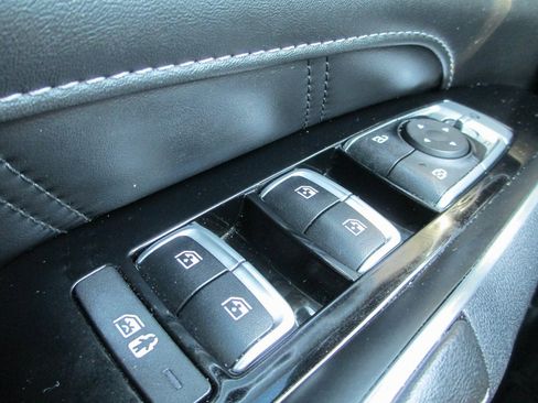 Used 2023 Kia Sorento SX image 25