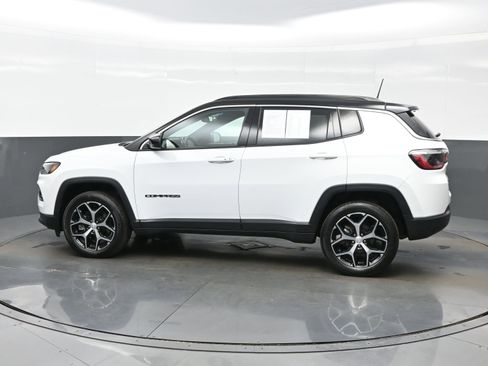 Used 2024 Jeep Compass Limited AWD/4WD image 4