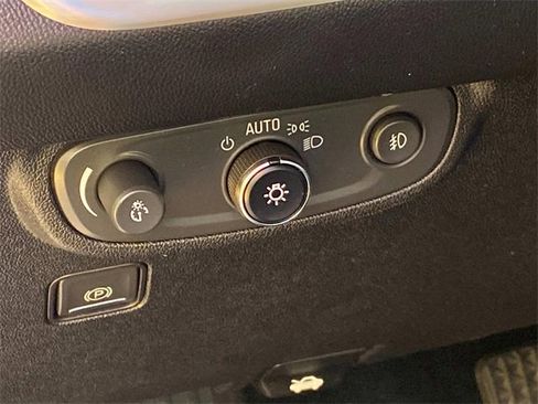 Used 2018 GMC Terrain SLT w/ Preferred Package image 17