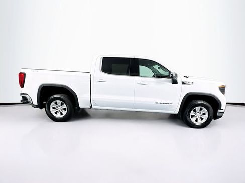 Used 2024 GMC Sierra 1500 SLE image 11