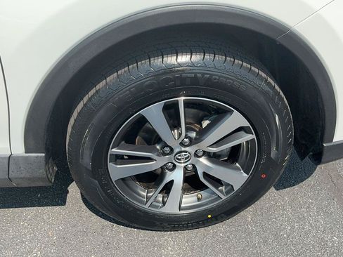 Used 2018 Toyota RAV4 XLE w/ Plus Extra Value Package AWD/4WD image 6