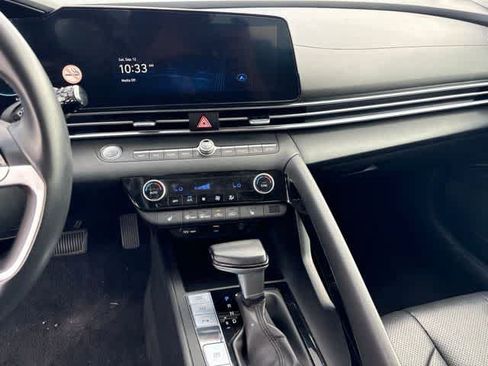 Used 2024 Hyundai Elantra Limited FWD image 20