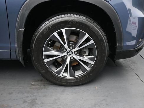 Used 2016 Toyota Highlander XLE image 13