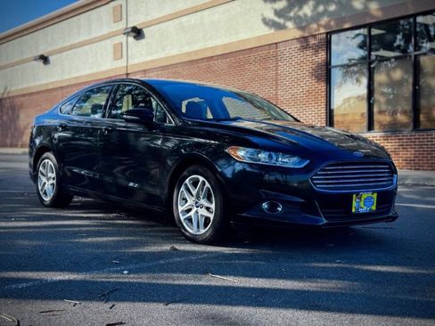 Used 2015 Ford Fusion SE w/ Equipment Group 202A FWD image 1