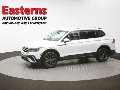 Used 2024 Volkswagen Tiguan SE FWD image 57