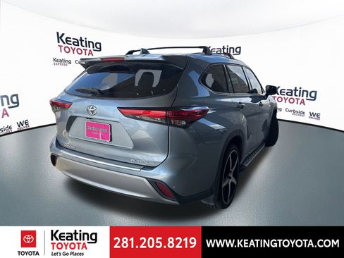 Used 2021 Toyota Highlander Platinum image 3