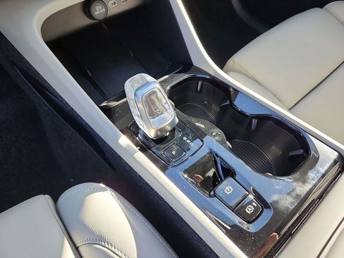 New 2026 Volvo XC40 B5 Plus w/ Protection Package Premier image 15