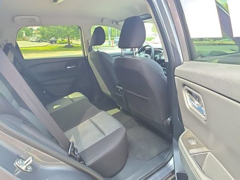 Used 2026 Nissan Rogue SV AWD/4WD image 14