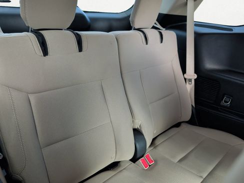Used 2020 Ford Explorer XLT RWD image 18