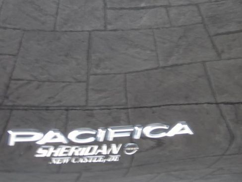 Used 2018 Chrysler Pacifica Limited w/ Tire & Wheel Group image 8