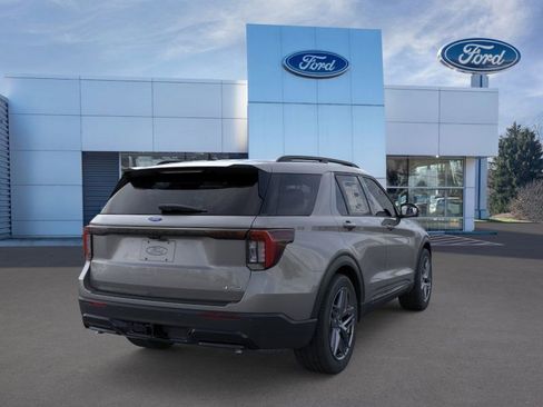 New 2026 Ford Explorer ST-Line w/ ST-Line Street Pack image 8