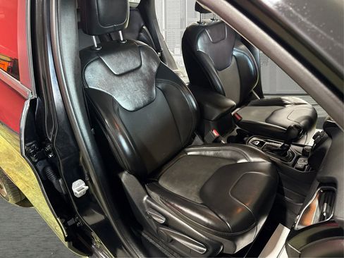 Used 2020 Jeep Cherokee Latitude image 11