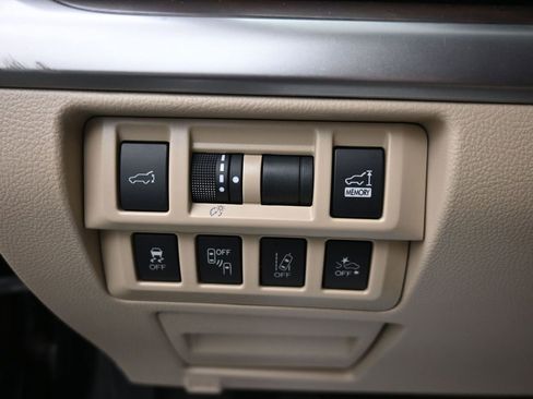 Used 2019 Subaru Outback 3.6R Limited image 17