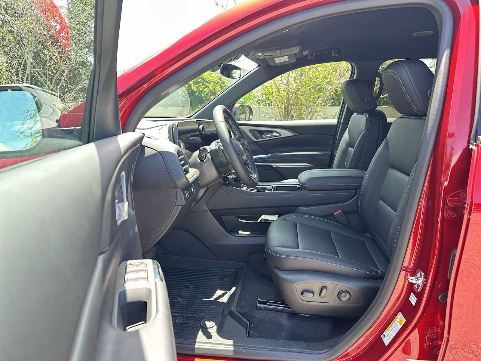 New 2026 Chevrolet Traverse LT w/ LPO, Floor Liner Package FWD image 2