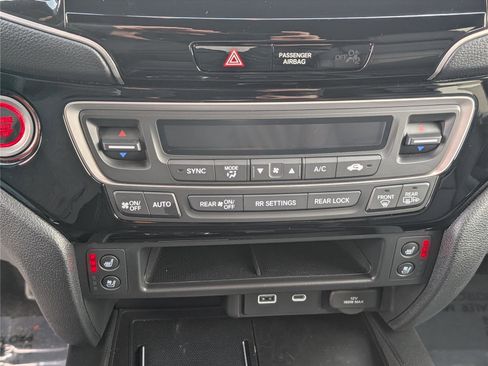 Used 2025 Honda Passport Black Edition image 30